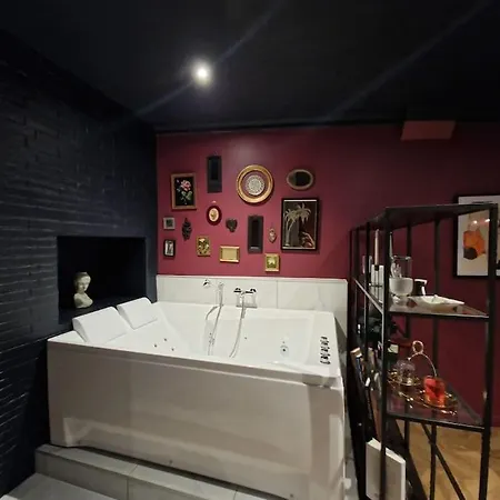 Le Boudoir D'olympe Erotico-romantique Apartment