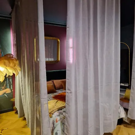 Le Boudoir D'olympe Erotico-romantique Apartment